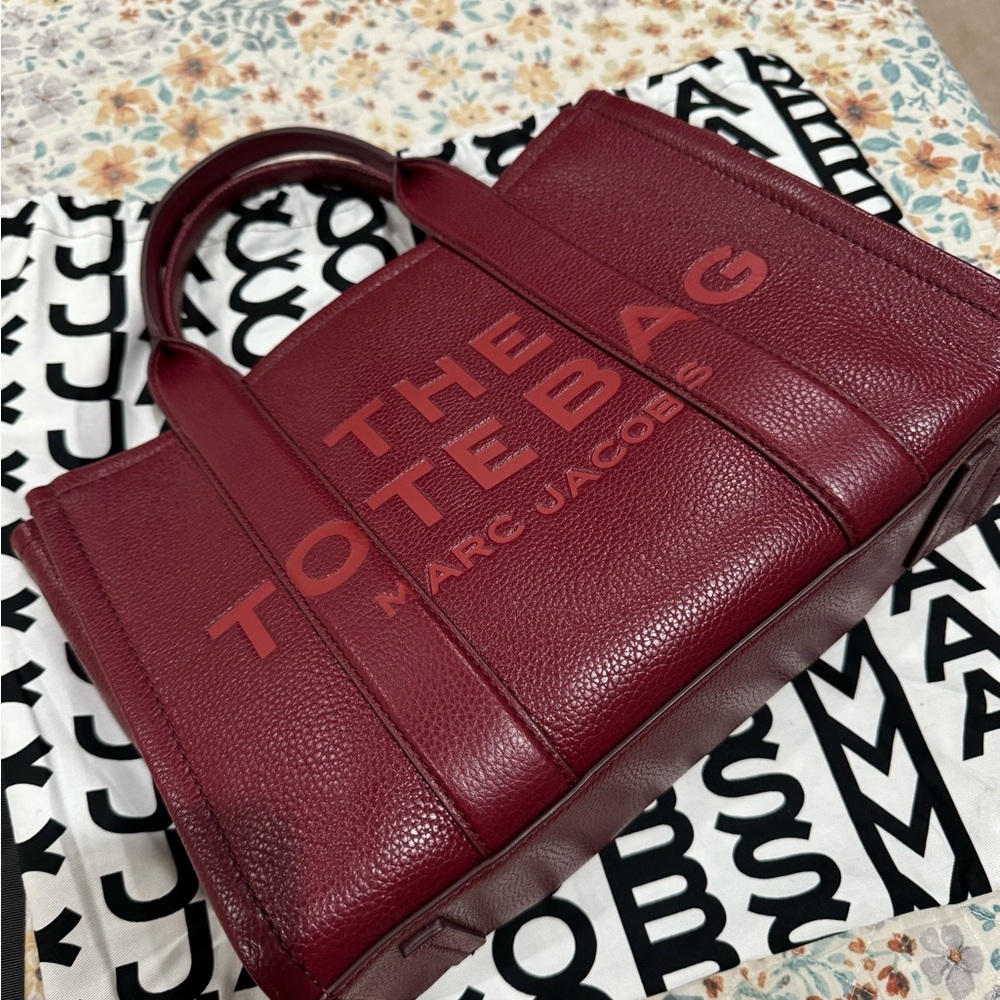 Marc Jacob’s Leather Medium Tote Bag